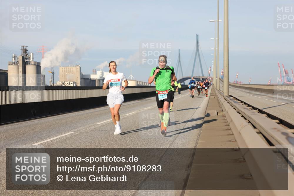 03.10.2025 - Köhlbrandbrückenlauf Lena Gebhardt http://msf.ph/oto/9108283 03.10.2025 09:40:52 Position 2 270 meine-sportfotos.de
