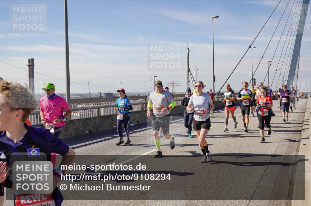 03.10.2025 - Köhlbrandbrückenlauf Michael Burmester http://msf.ph/oto/9108294 03.10.2025 12:51:13 Position 2 6068 meine-sportfotos.de
