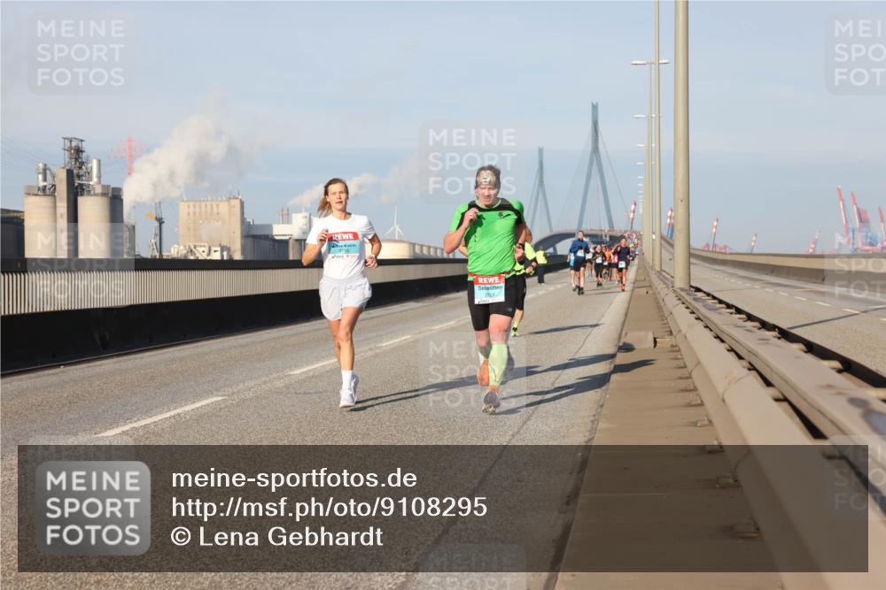 03.10.2025 - Köhlbrandbrückenlauf Lena Gebhardt http://msf.ph/oto/9108295 03.10.2025 09:40:53 Position 2 2703 meine-sportfotos.de