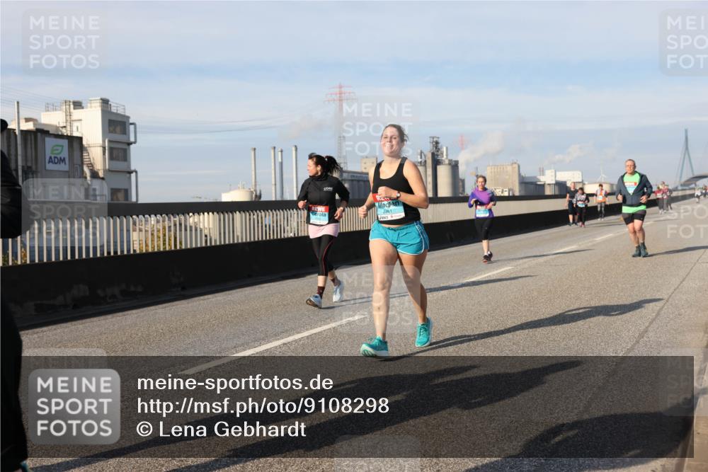 03.10.2025 - Köhlbrandbrückenlauf Lena Gebhardt http://msf.ph/oto/9108298 03.10.2025 10:13:58 Position 2 2261 meine-sportfotos.de