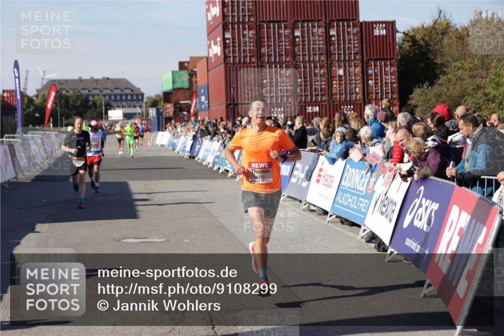 03.10.2025 - Köhlbrandbrückenlauf Jannik Wohlers http://msf.ph/oto/9108299 03.10.2025 12:59:27 Ziel 4108, 4119, 4371, 4441, 4940, 6060, 6154, 6325, 6484, 6609 meine-sportfotos.de