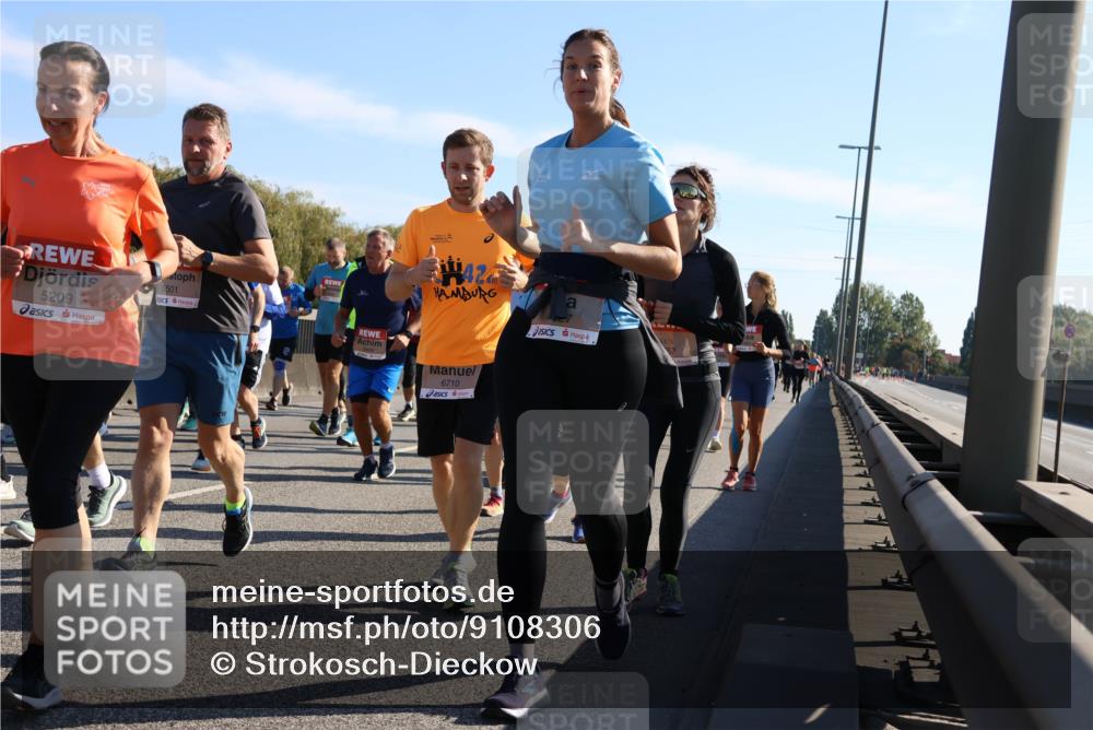 03.10.2025 - Köhlbrandbrückenlauf Strokosch-Dieckow http://msf.ph/oto/9108306 03.10.2025 12:21:56 Position 3 5209, 5501, 42, 6710 meine-sportfotos.de