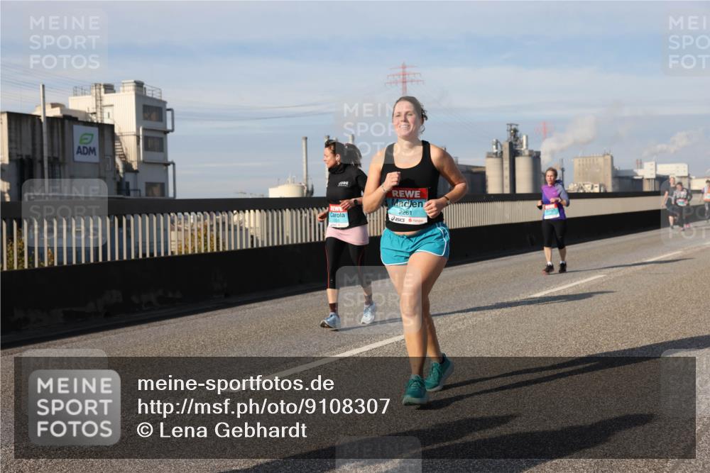 03.10.2025 - Köhlbrandbrückenlauf Lena Gebhardt http://msf.ph/oto/9108307 03.10.2025 10:13:58 Position 2 2261 meine-sportfotos.de