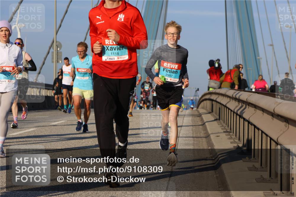 03.10.2025 - Köhlbrandbrückenlauf Strokosch-Dieckow http://msf.ph/oto/9108309 03.10.2025 09:38:43 Position 2 3837, 1118, 2997 meine-sportfotos.de