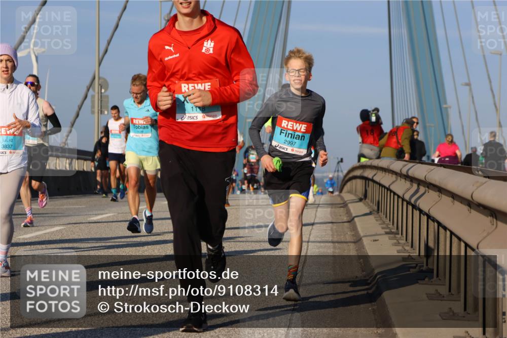 03.10.2025 - Köhlbrandbrückenlauf Strokosch-Dieckow http://msf.ph/oto/9108314 03.10.2025 09:38:43 Position 2 3837, 1639, 1118, 2997 meine-sportfotos.de