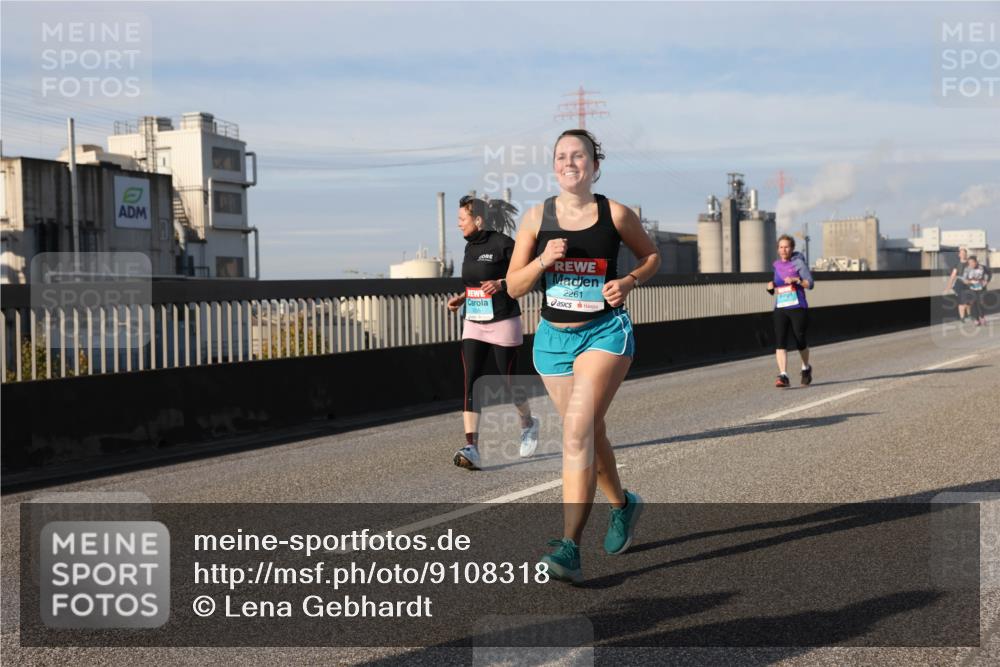 03.10.2025 - Köhlbrandbrückenlauf Lena Gebhardt http://msf.ph/oto/9108318 03.10.2025 10:13:58 Position 2 2261 meine-sportfotos.de