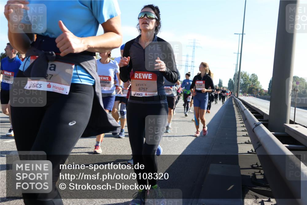 03.10.2025 - Köhlbrandbrückenlauf Strokosch-Dieckow http://msf.ph/oto/9108320 03.10.2025 12:21:57 Position 3 27, 4996, 6757 meine-sportfotos.de