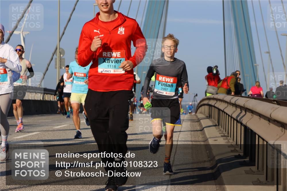 03.10.2025 - Köhlbrandbrückenlauf Strokosch-Dieckow http://msf.ph/oto/9108323 03.10.2025 09:38:43 Position 2 1639, 1118, 2997 meine-sportfotos.de
