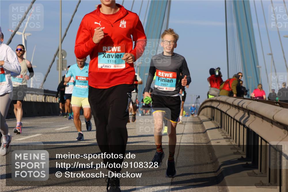 03.10.2025 - Köhlbrandbrückenlauf Strokosch-Dieckow http://msf.ph/oto/9108328 03.10.2025 09:38:43 Position 2 1269, 1639, 1118, 2997 meine-sportfotos.de