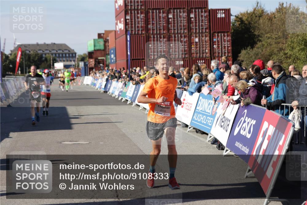 03.10.2025 - Köhlbrandbrückenlauf Jannik Wohlers http://msf.ph/oto/9108333 03.10.2025 12:59:27 Ziel 4108, 4119, 4371, 4441, 4940, 6060, 6154, 6325, 6484, 6609 meine-sportfotos.de