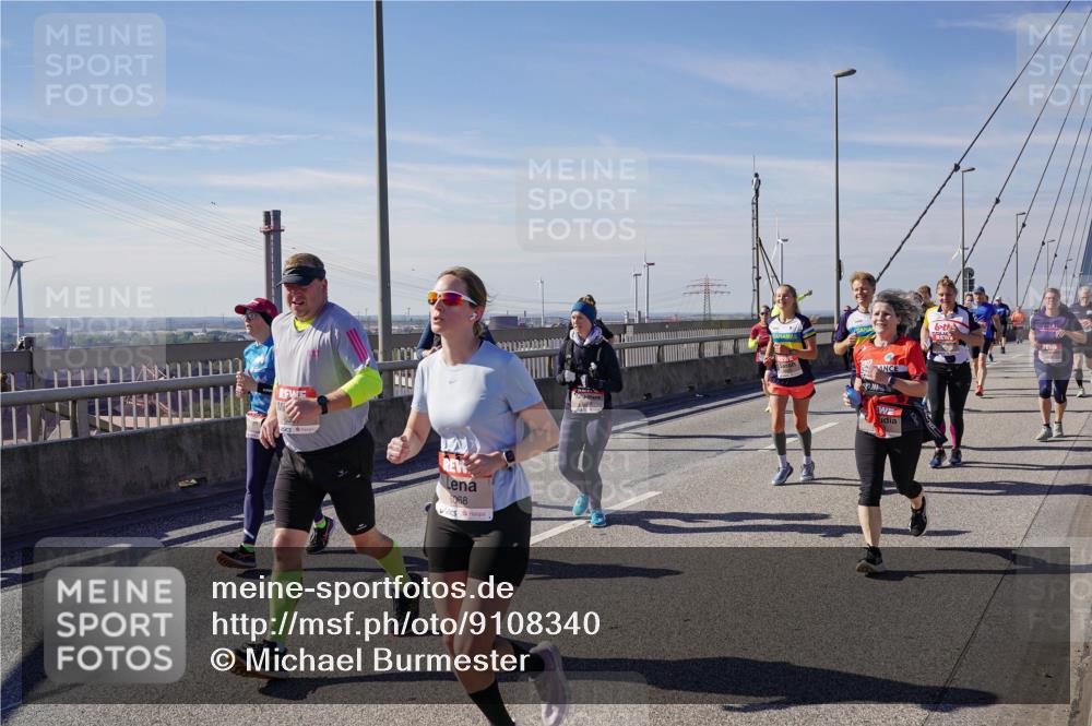 03.10.2025 - Köhlbrandbrückenlauf Michael Burmester http://msf.ph/oto/9108340 03.10.2025 12:51:15 Position 2 6068 meine-sportfotos.de