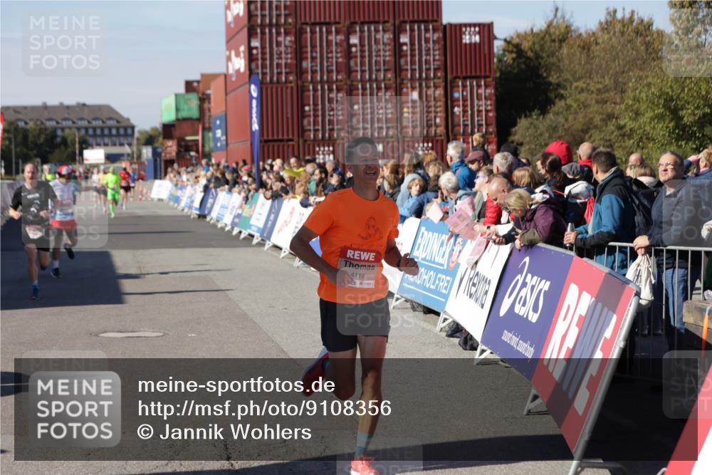 03.10.2025 - Köhlbrandbrückenlauf Jannik Wohlers http://msf.ph/oto/9108356 03.10.2025 12:59:27 Ziel 4108, 4119, 4371, 4441, 4940, 6060, 6154, 6325, 6484, 6609 meine-sportfotos.de