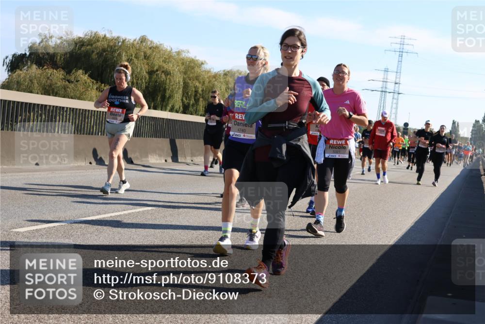 03.10.2025 - Köhlbrandbrückenlauf Strokosch-Dieckow http://msf.ph/oto/9108373 03.10.2025 12:22:02 Position 3 4976, 4740, 5321 meine-sportfotos.de