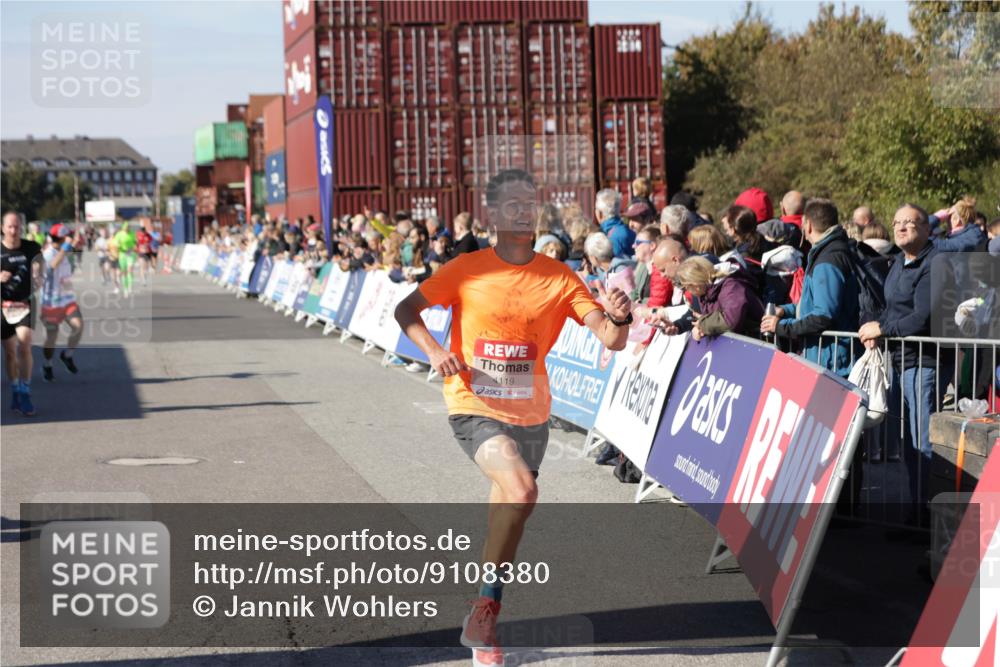 03.10.2025 - Köhlbrandbrückenlauf Jannik Wohlers http://msf.ph/oto/9108380 03.10.2025 12:59:28 Ziel 4108, 4119, 4371, 4940, 6060, 6154, 6325, 6484, 6609 meine-sportfotos.de