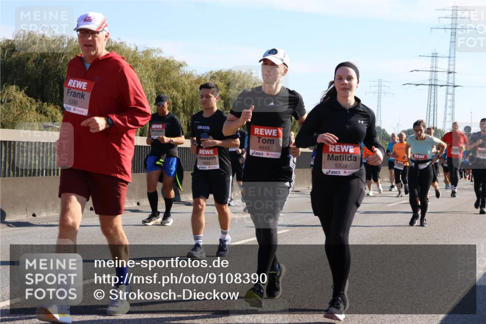 03.10.2025 - Köhlbrandbrückenlauf Strokosch-Dieckow http://msf.ph/oto/9108390 03.10.2025 12:22:08 Position 3 5336, 6063, 4645, 5339 meine-sportfotos.de