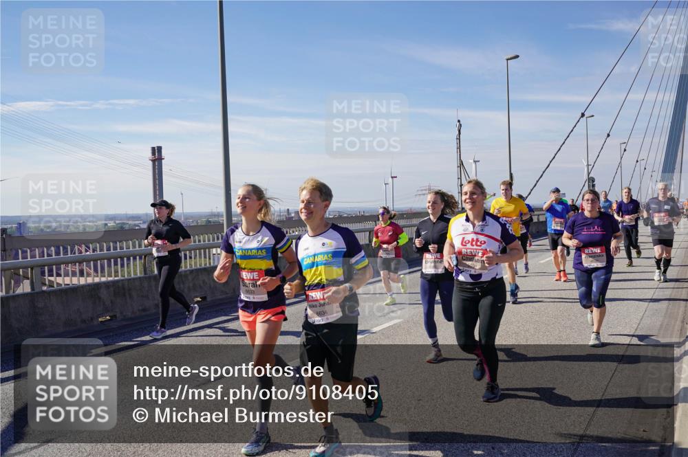 03.10.2025 - Köhlbrandbrückenlauf Michael Burmester http://msf.ph/oto/9108405 03.10.2025 12:51:17 Position 2 6633, 6634 meine-sportfotos.de