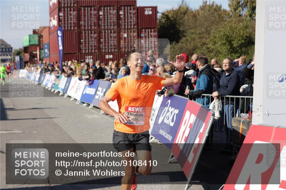 03.10.2025 - Köhlbrandbrückenlauf Jannik Wohlers http://msf.ph/oto/9108410 03.10.2025 12:59:28 Ziel 4108, 4119, 4371, 4940, 6060, 6154, 6325, 6484, 6609 meine-sportfotos.de