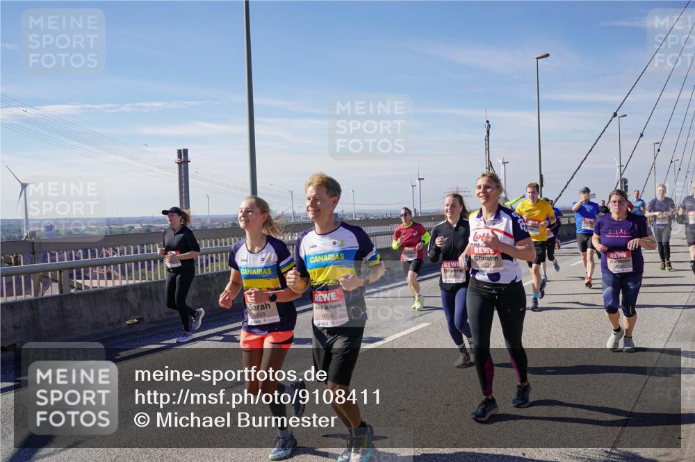 03.10.2025 - Köhlbrandbrückenlauf Michael Burmester http://msf.ph/oto/9108411 03.10.2025 12:51:17 Position 2 6633, 6634, 5031 meine-sportfotos.de
