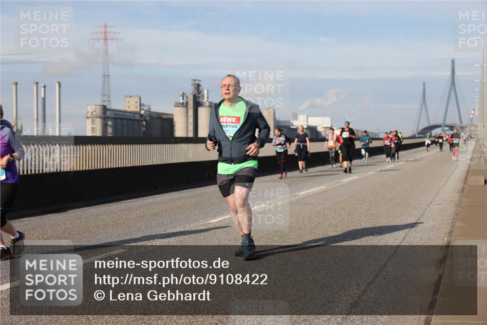 03.10.2025 - Köhlbrandbrückenlauf Lena Gebhardt http://msf.ph/oto/9108422 03.10.2025 10:14:01 Position 2 311 meine-sportfotos.de