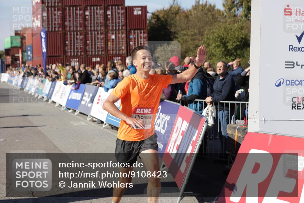 03.10.2025 - Köhlbrandbrückenlauf Jannik Wohlers http://msf.ph/oto/9108423 03.10.2025 12:59:28 Ziel 4108, 4119, 4371, 4940, 6060, 6154, 6325, 6484, 6609 meine-sportfotos.de