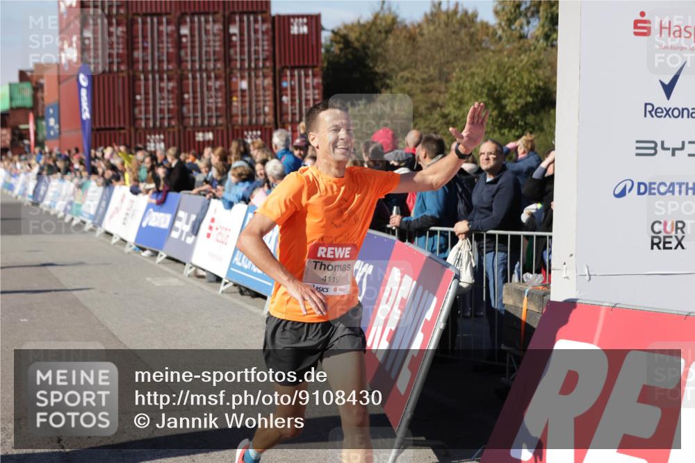 03.10.2025 - Köhlbrandbrückenlauf Jannik Wohlers http://msf.ph/oto/9108430 03.10.2025 12:59:28 Ziel 4108, 4119, 4371, 4940, 6060, 6154, 6325, 6484, 6609 meine-sportfotos.de