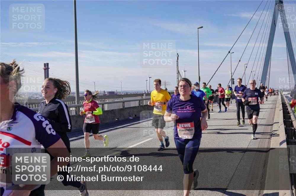 03.10.2025 - Köhlbrandbrückenlauf Michael Burmester http://msf.ph/oto/9108444 03.10.2025 12:51:18 Position 2 4600 meine-sportfotos.de