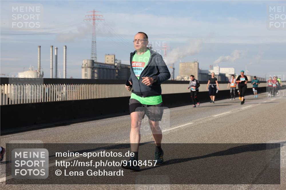 03.10.2025 - Köhlbrandbrückenlauf Lena Gebhardt http://msf.ph/oto/9108457 03.10.2025 10:14:01 Position 2 311 meine-sportfotos.de