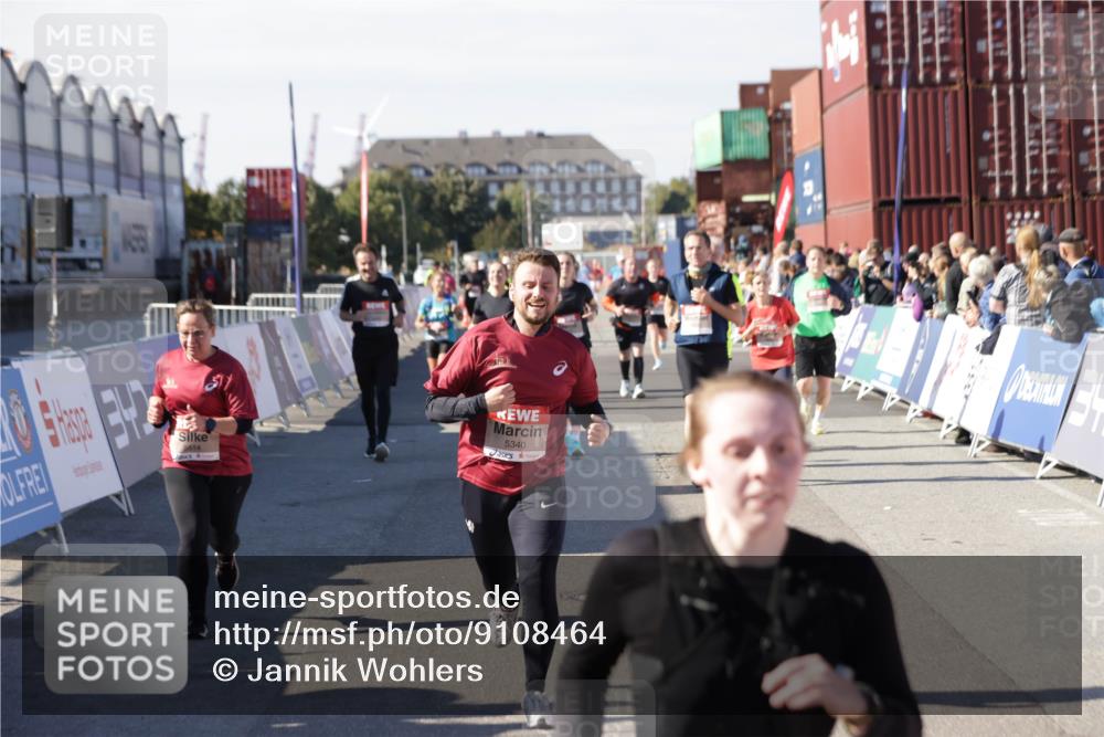 03.10.2025 - Köhlbrandbrückenlauf Jannik Wohlers http://msf.ph/oto/9108464 03.10.2025 13:29:24 Ziel 4960, 5340, 5342, 5344, 5366, 5514, 5601, 5885, 5954, 6063, 6118, 6156, 6309, 6351 meine-sportfotos.de