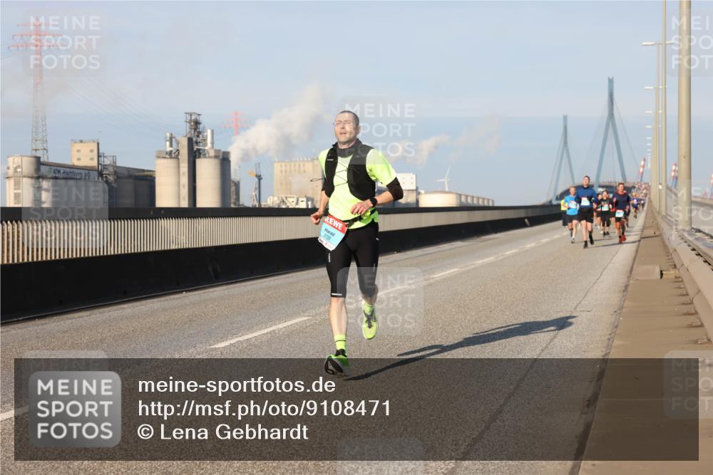 03.10.2025 - Köhlbrandbrückenlauf Lena Gebhardt http://msf.ph/oto/9108471 03.10.2025 09:40:57 Position 2 3720 meine-sportfotos.de