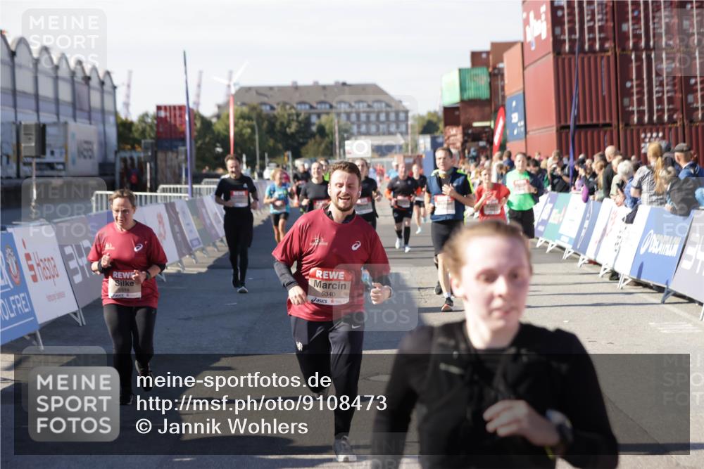 03.10.2025 - Köhlbrandbrückenlauf Jannik Wohlers http://msf.ph/oto/9108473 03.10.2025 13:29:24 Ziel 4960, 5340, 5342, 5344, 5366, 5514, 5601, 5885, 5954, 6063, 6118, 6156, 6309, 6351 meine-sportfotos.de