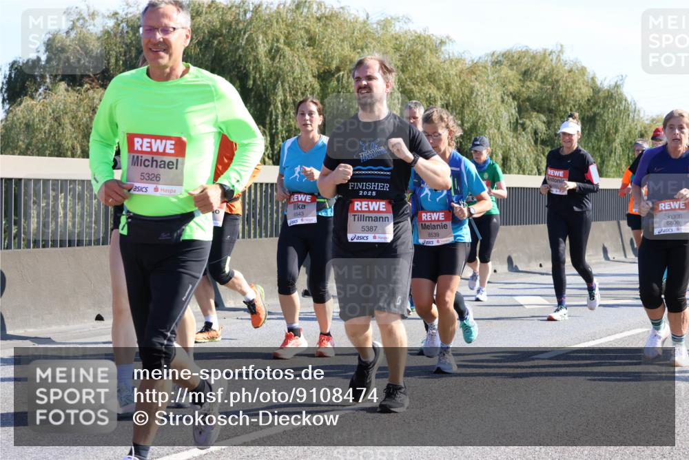03.10.2025 - Köhlbrandbrückenlauf Strokosch-Dieckow http://msf.ph/oto/9108474 03.10.2025 12:22:19 Position 3 5326, 6543, 2025, 5387, 6539, 6806 meine-sportfotos.de