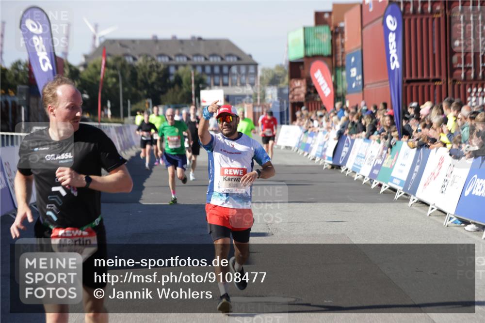 03.10.2025 - Köhlbrandbrückenlauf Jannik Wohlers http://msf.ph/oto/9108477 03.10.2025 12:59:30 Ziel 4108, 4119, 4940, 6060, 6325, 6609, 6666 meine-sportfotos.de