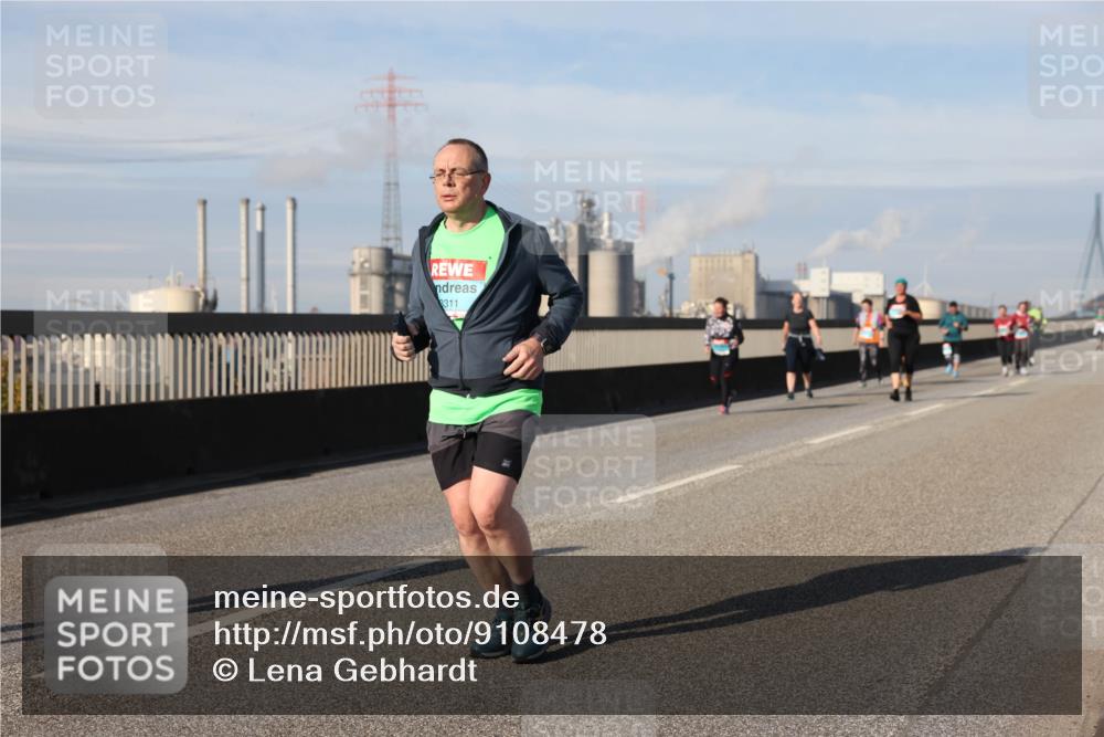 03.10.2025 - Köhlbrandbrückenlauf Lena Gebhardt http://msf.ph/oto/9108478 03.10.2025 10:14:02 Position 2 3311 meine-sportfotos.de