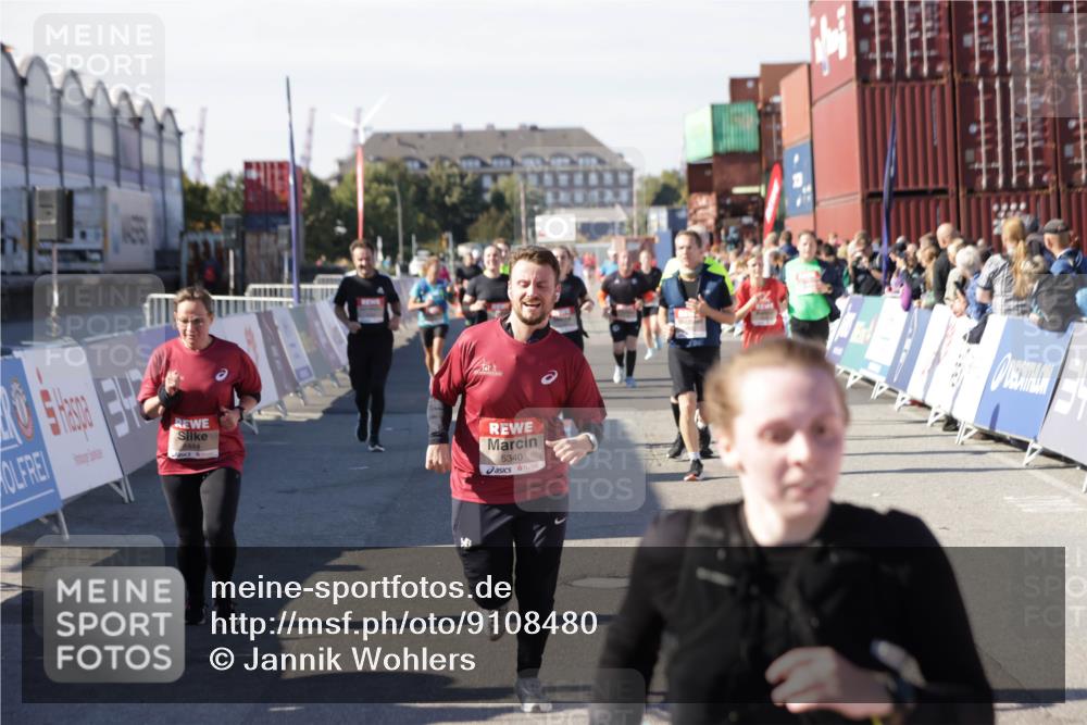 03.10.2025 - Köhlbrandbrückenlauf Jannik Wohlers http://msf.ph/oto/9108480 03.10.2025 13:29:25 Ziel 4960, 5340, 5342, 5344, 5366, 5470, 5514, 5601, 5954, 6063, 6118, 6156, 6309, 6334, 6335, 6336, 6351 meine-sportfotos.de