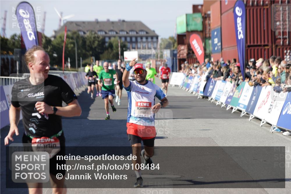 03.10.2025 - Köhlbrandbrückenlauf Jannik Wohlers http://msf.ph/oto/9108484 03.10.2025 12:59:30 Ziel 4108, 4119, 4940, 6060, 6325, 6609, 6666 meine-sportfotos.de