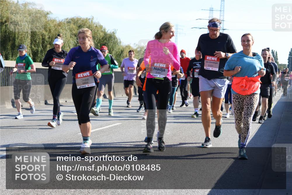 03.10.2025 - Köhlbrandbrückenlauf Strokosch-Dieckow http://msf.ph/oto/9108485 03.10.2025 12:22:20 Position 3 5452, 6806, 5161, 5151 meine-sportfotos.de