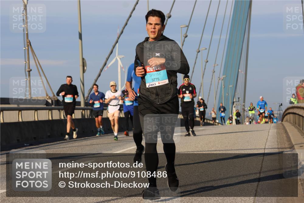 03.10.2025 - Köhlbrandbrückenlauf Strokosch-Dieckow http://msf.ph/oto/9108486 03.10.2025 09:39:03 Position 2 3775 meine-sportfotos.de