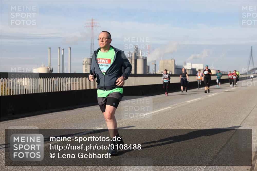 03.10.2025 - Köhlbrandbrückenlauf Lena Gebhardt http://msf.ph/oto/9108488 03.10.2025 10:14:02 Position 2 311 meine-sportfotos.de