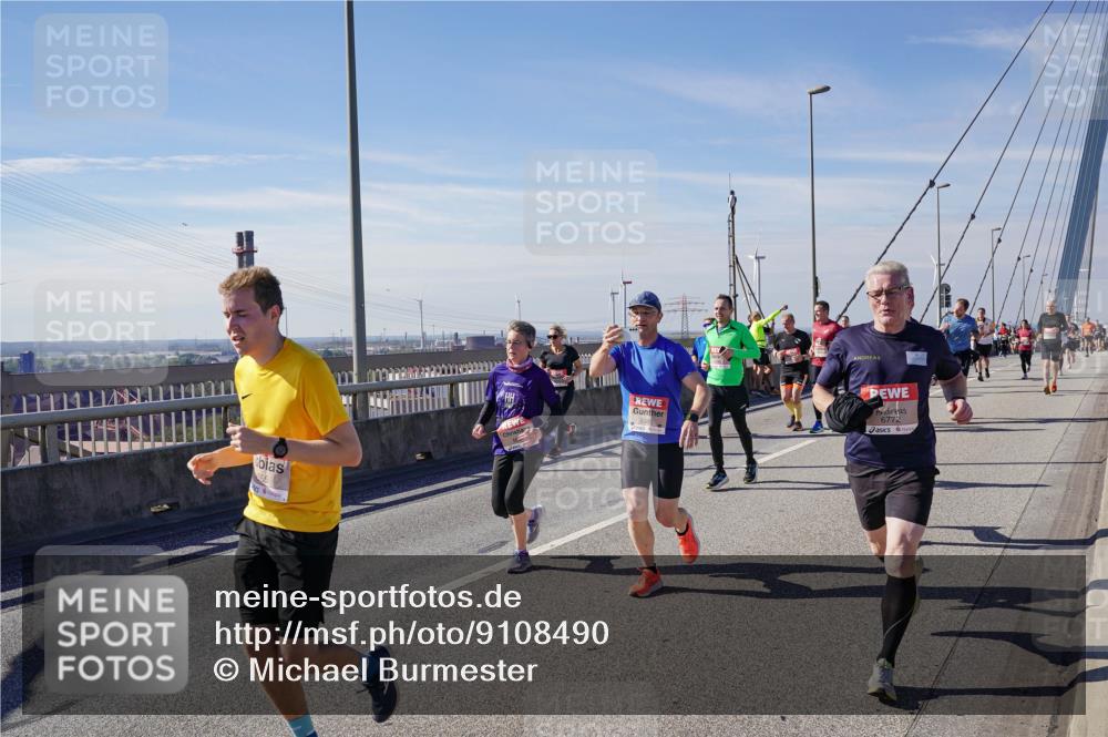 03.10.2025 - Köhlbrandbrückenlauf Michael Burmester http://msf.ph/oto/9108490 03.10.2025 12:51:20 Position 2 6772 meine-sportfotos.de