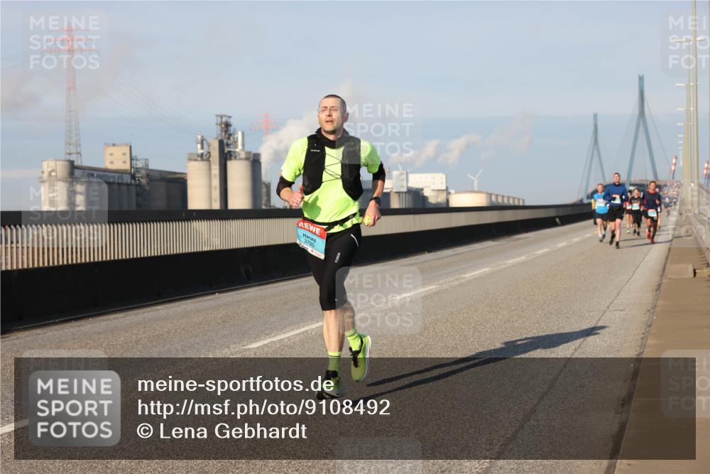 03.10.2025 - Köhlbrandbrückenlauf Lena Gebhardt http://msf.ph/oto/9108492 03.10.2025 09:40:57 Position 2 3720 meine-sportfotos.de