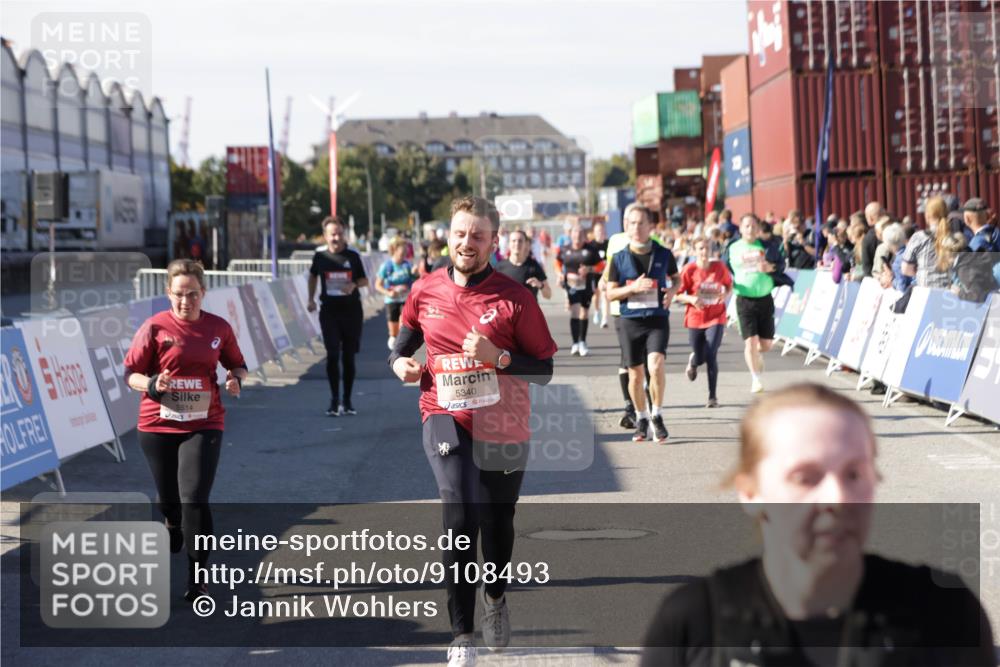 03.10.2025 - Köhlbrandbrückenlauf Jannik Wohlers http://msf.ph/oto/9108493 03.10.2025 13:29:25 Ziel 4960, 5340, 5342, 5344, 5366, 5470, 5514, 5601, 5954, 6063, 6118, 6156, 6309, 6334, 6335, 6336, 6351 meine-sportfotos.de