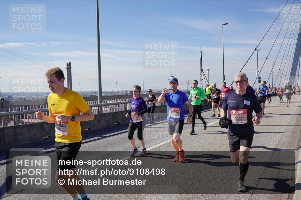 03.10.2025 - Köhlbrandbrückenlauf Michael Burmester http://msf.ph/oto/9108498 03.10.2025 12:51:20 Position 2 4565, 5385, 6772 meine-sportfotos.de