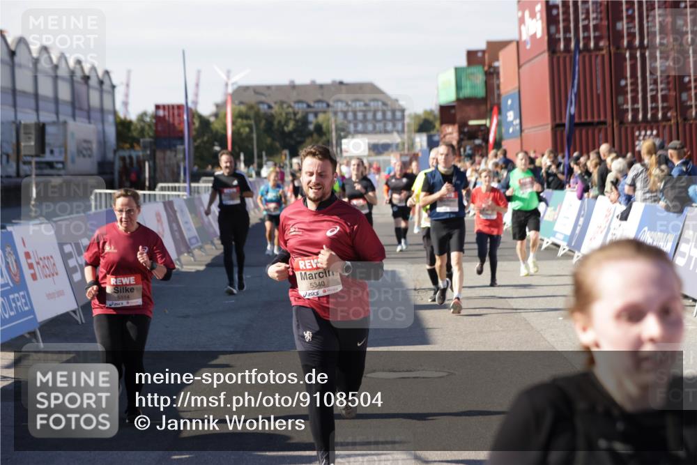 03.10.2025 - Köhlbrandbrückenlauf Jannik Wohlers http://msf.ph/oto/9108504 03.10.2025 13:29:25 Ziel 4960, 5340, 5342, 5344, 5366, 5470, 5514, 5601, 5954, 6063, 6118, 6156, 6309, 6334, 6335, 6336, 6351 meine-sportfotos.de