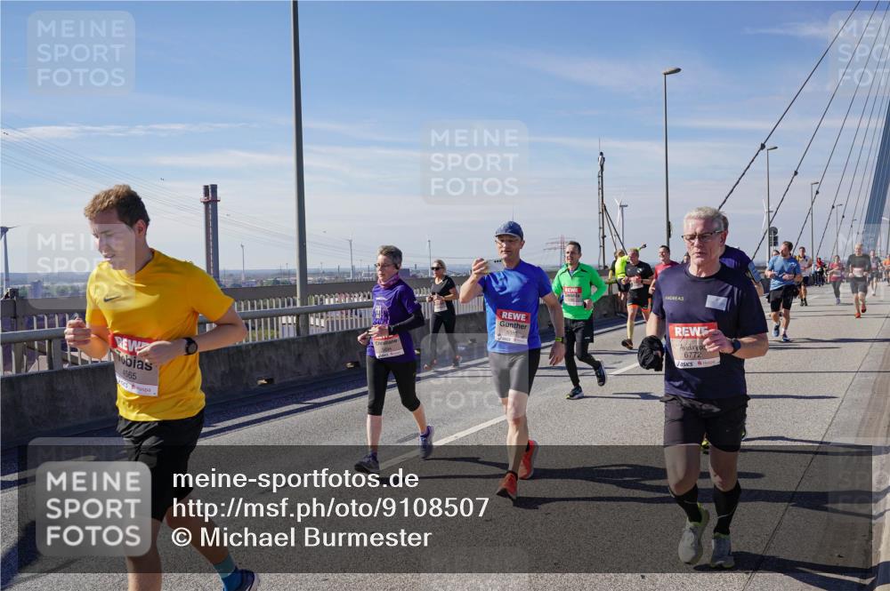 03.10.2025 - Köhlbrandbrückenlauf Michael Burmester http://msf.ph/oto/9108507 03.10.2025 12:51:20 Position 2 4565, 5385, 6772 meine-sportfotos.de