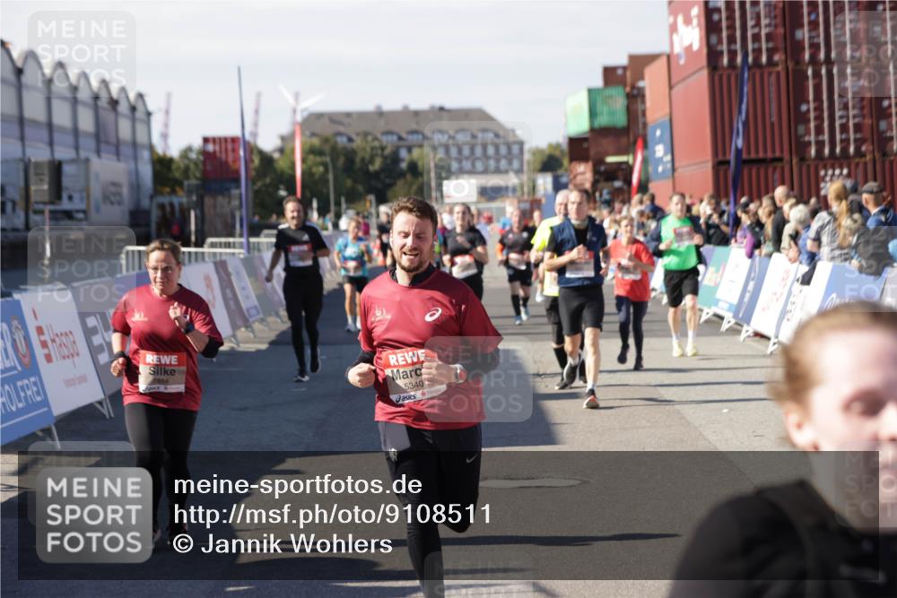 03.10.2025 - Köhlbrandbrückenlauf Jannik Wohlers http://msf.ph/oto/9108511 03.10.2025 13:29:25 Ziel 4960, 5340, 5342, 5344, 5366, 5470, 5514, 5601, 5954, 6063, 6118, 6156, 6309, 6334, 6335, 6336, 6351 meine-sportfotos.de
