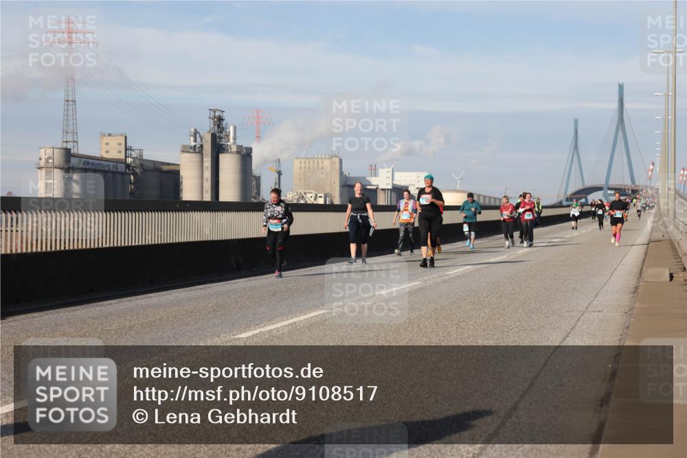 03.10.2025 - Köhlbrandbrückenlauf Lena Gebhardt http://msf.ph/oto/9108517 03.10.2025 10:14:02 Position 2  meine-sportfotos.de