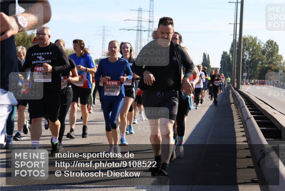 03.10.2025 - Köhlbrandbrückenlauf Strokosch-Dieckow http://msf.ph/oto/9108522 03.10.2025 12:22:24 Position 3 6289, 6290 meine-sportfotos.de
