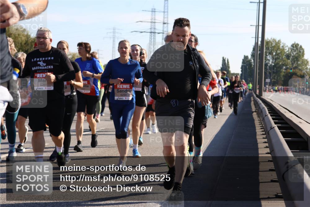 03.10.2025 - Köhlbrandbrückenlauf Strokosch-Dieckow http://msf.ph/oto/9108525 03.10.2025 12:22:24 Position 3 6289, 6290, 81 meine-sportfotos.de