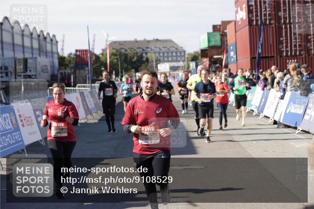 03.10.2025 - Köhlbrandbrückenlauf Jannik Wohlers http://msf.ph/oto/9108529 03.10.2025 13:29:25 Ziel 4960, 5340, 5342, 5344, 5366, 5470, 5514, 5601, 5954, 6063, 6118, 6156, 6309, 6334, 6335, 6336, 6351 meine-sportfotos.de