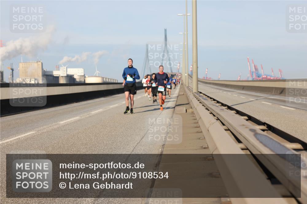 03.10.2025 - Köhlbrandbrückenlauf Lena Gebhardt http://msf.ph/oto/9108534 03.10.2025 09:41:01 Position 2  meine-sportfotos.de